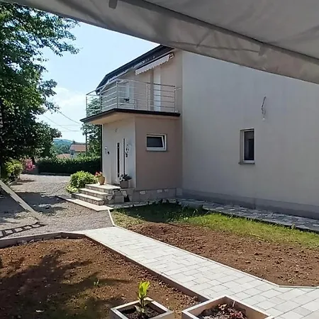 Dani-e.l. *
